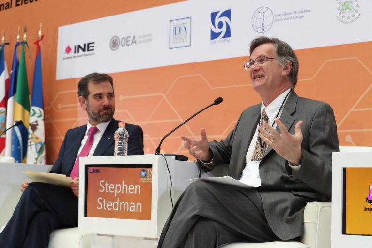 Lorenzo Córdova Viane0llo, Consejero Presidente del INE y Stephen Stedman, Catedrático de la Universidad de Standford.