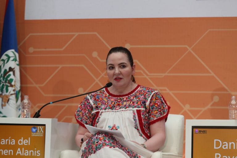 María del Carmen Alanis Figueroa. KAF, México.