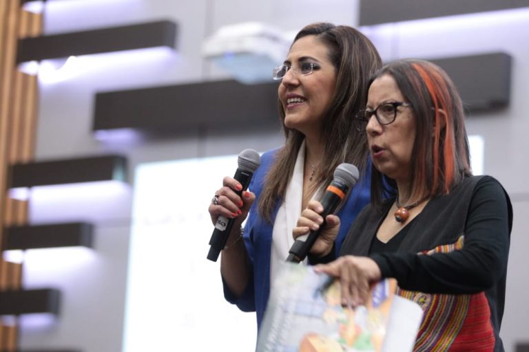 Claudia Zavala Pérez en el Foro “Las Niñas y los Niños en el INE”.