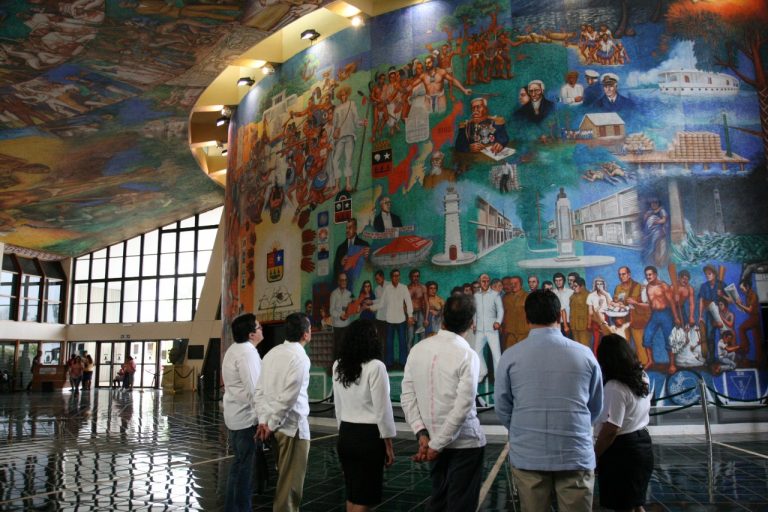 Visita del Consejero Presidente del INE Lorenzo Córdova Vianello en el Congreso del estado de Quintana Roo.