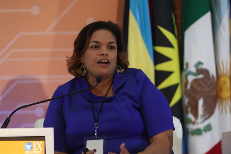 Crystal Patterson, Facebook, Estados Unidos