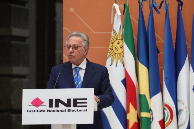 Gianni Buquicchio, Comisión de Venecia, Italia.