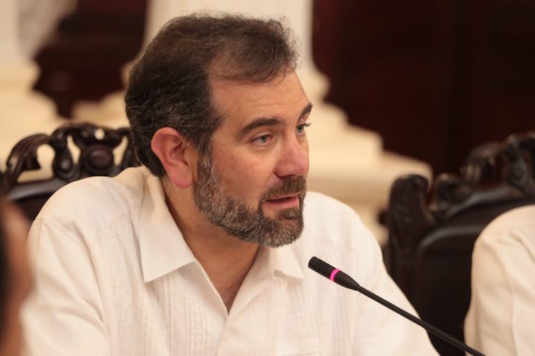 Lorenzo Córdova Vianello, Consejero Presidente del INE y Adán Augusto López Hernández Gobernador de Tabasco en el Palacio de Gobierno del estado