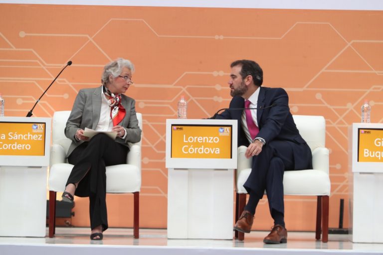 Lorenzo Córdova Vianello, Consejero Presidente del INE y Olga Sánchez Cordero, Secretaria de Gobernación.