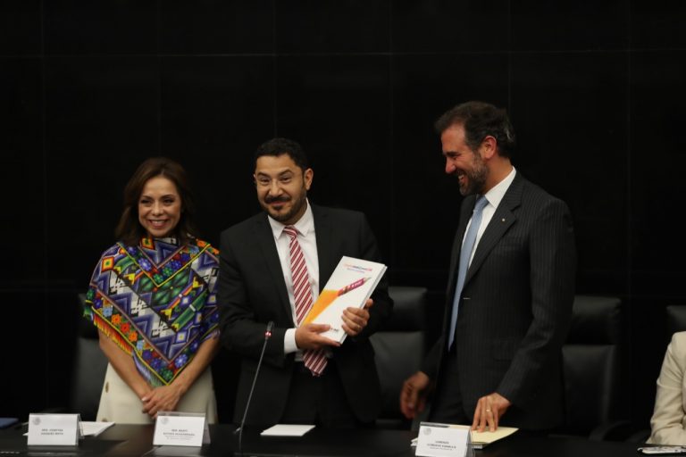 Senadora Josefina Vázquez Mota, Senador Martí Batres Guadarrama y Dr. Lorenzo Córdova Vianello Consejero Presidente del INE