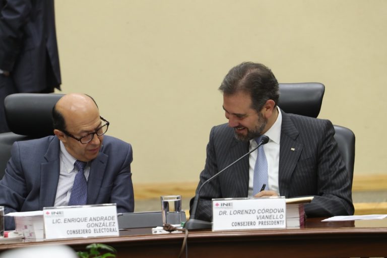 Enrique Andrade González, Consejero Electoral y Lorenzo Córdova Vianello, Consejero Presidente del INE.