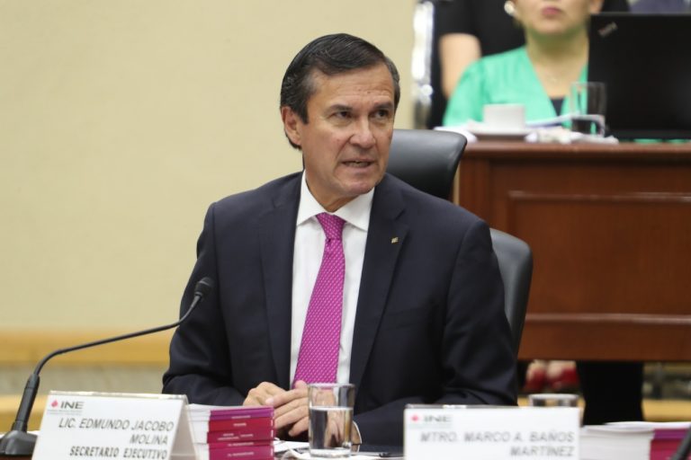 Edmundo Jacobo Molina, Secretario Ejecutivo.