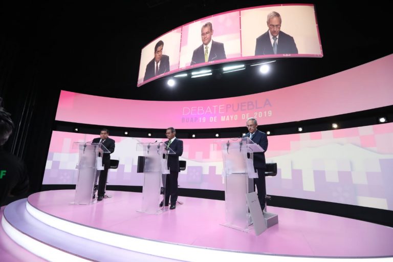 Miguel Barbosa Huerta, Juntos haremos historia (Morena, Partido del Trabajo y el Partido Verde Ecologista)  Alberto Jiménez Merino, Candidato del PRI a la Gubernatura de Puebla y  Enrique Cárdenas Sánchez Candidato por del "Frente por Puebla" (PAN, PRD y Movimiento Ciudadano).