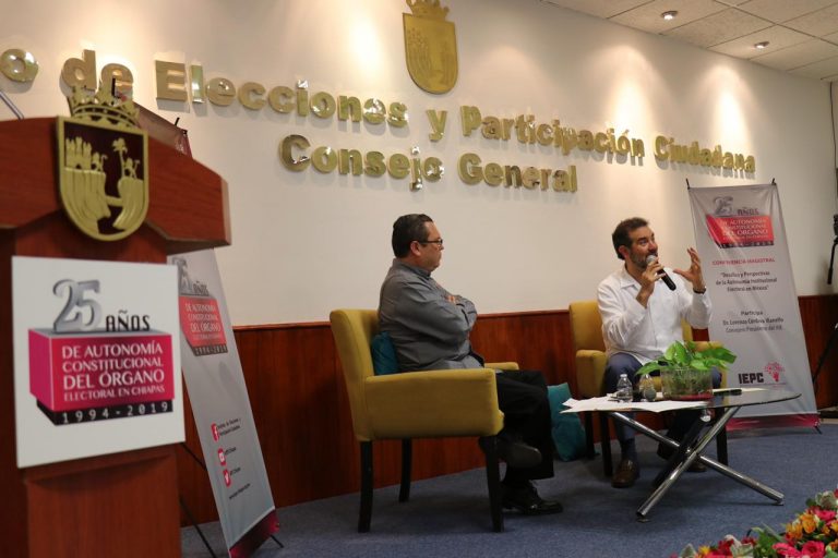 Conferencia Magistral “Desafíos de la autonomía electoral en México” impartida por el Consejero Presidente Dr. Lorenzo Córdova Vianello en el Instituto de Elecciones y Participación Ciudadana de Chiapas.