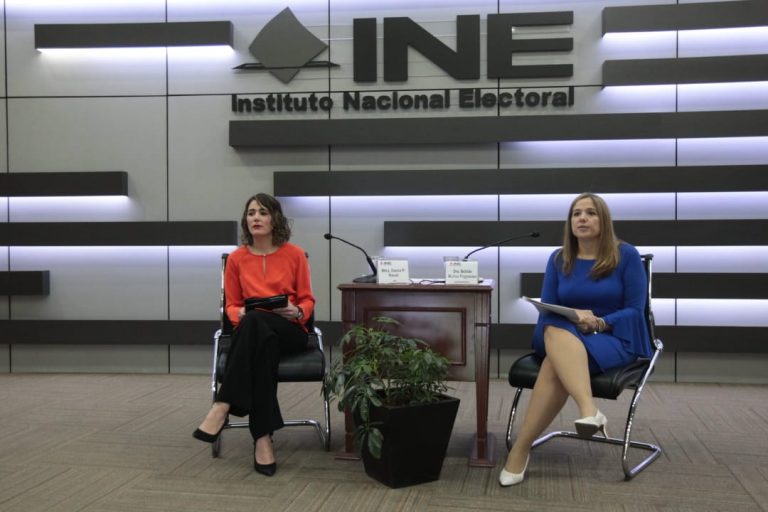 Dania Ravel Cuevas, Consejera Electoral y Betilde Muñoz-Pogossian, experta.