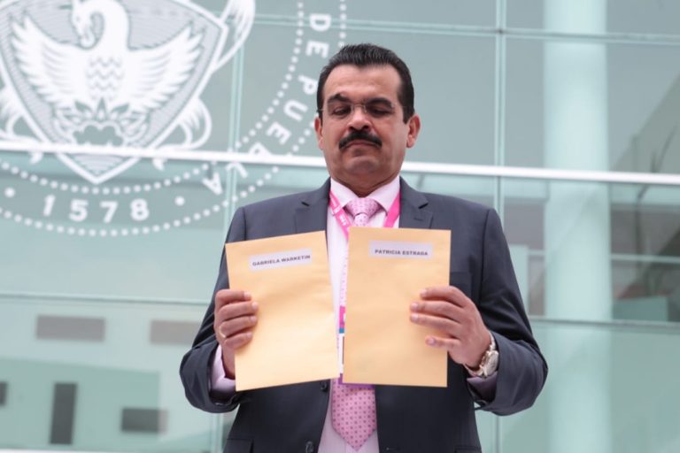 Joaquin Rubio Sánchez, Vocal Ejecutivo del INE en Puebla en el sorteo de las moderadoras.