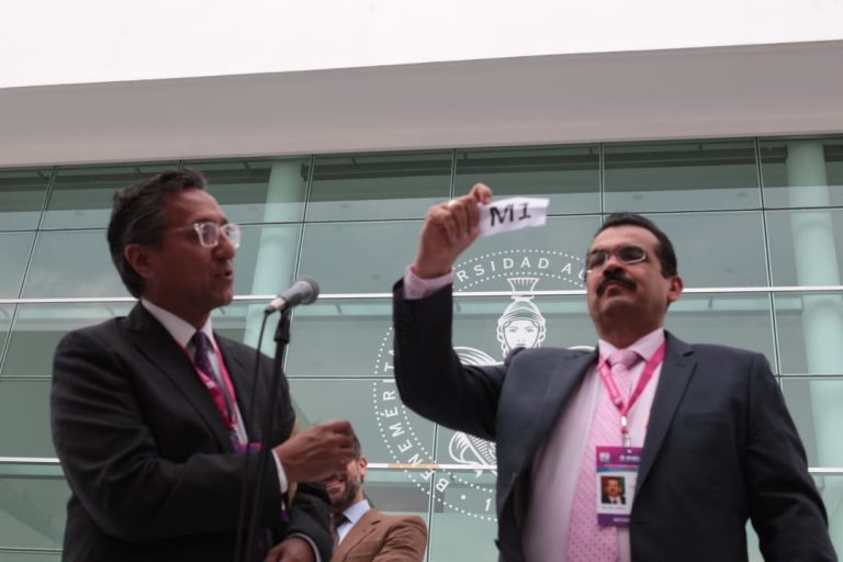 Joaquin Rubio Sánchez, Vocal Ejecutivo del INE en Puebla en el sorteo de las moderadoras.