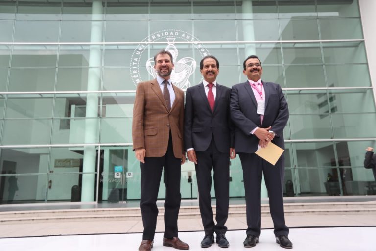 Lorenzo Córdova Vianello, Consejero Presidente del INE, Alfonso Esparza Ortiz, Rector de la BUAP  y  Joaquin Rubio Sánchez, Vocal Ejecutivo del INE.