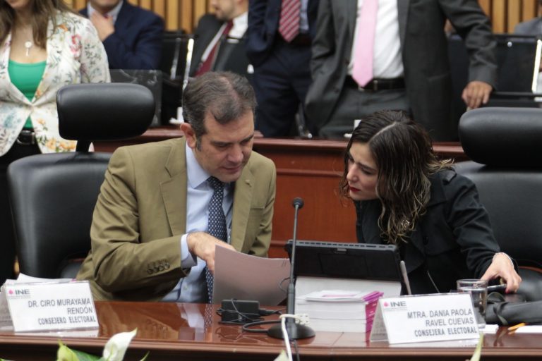 Lorenzo Córdova Vianello Consejero Presidente y Dania Ravel Cuevas Consejera Electoral.