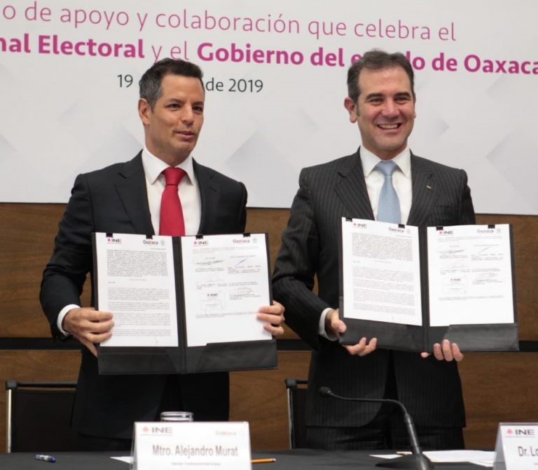 Alejandro Murat Hinojosa, Gobernador del Estado de Oaxaca y Lorenzo Córdova Vianello, Consejero Presidente del INE.