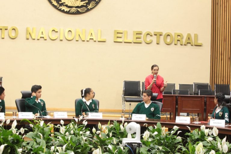 Adriana Favela Herrera, Consejera Electoral en la prueba piloto de la Integración por niñas y niños, del Consejo de Participación en el INE.
