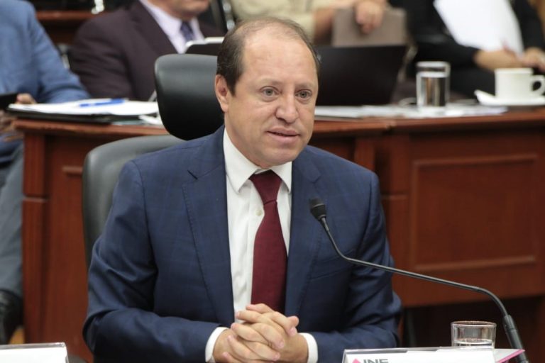 Consejero Electoral Marco Antonio Baños.