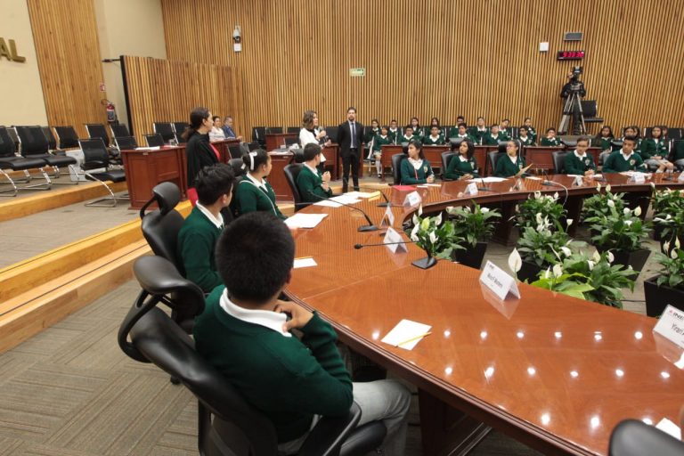 Adriana Favela Herrera y Dania Ravel Cuevas Consejeras Electorales en la prueba piloto de la Integración por niñas y niños, del Consejo de Participación en el INE.