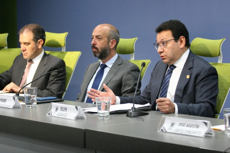 Lorenzo Córdova Vianello, Consejero Presidente del INE, Pedro Salazar Ugarte, IIJ-UNAM y Felipe Fuentes Barrera TEPJF.