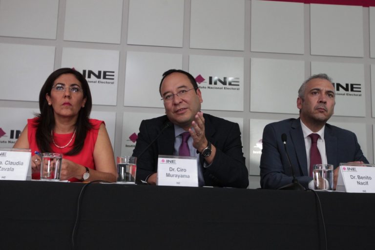 Claudia Zavala Herrera, Ciro Murayama Rendón y Benito Nacif Hernández.