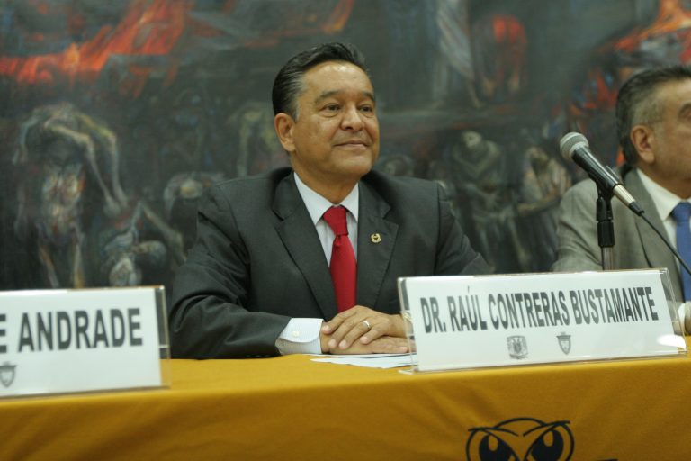 Raúl Contreras Bustamante Director de la Facultad de Derecho de la UNAM.