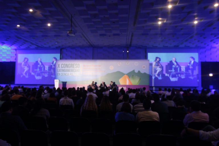 Conferencia Magistral Fundación Democracia y Desarrollo