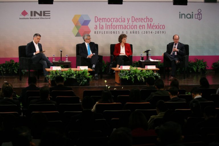 Mesa 3 Derecho a la información y voto informado. Experiencias desde las instituciones y la sociedad civil.