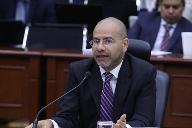 Roberto Ruíz Saldaña, Consejero Electoral.