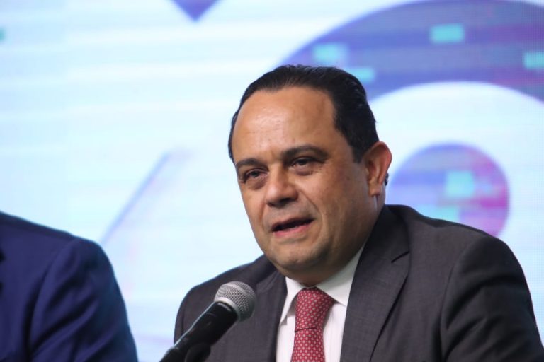 Comisionado Presidente del INAI , Francisco Javier Acuña Llamas