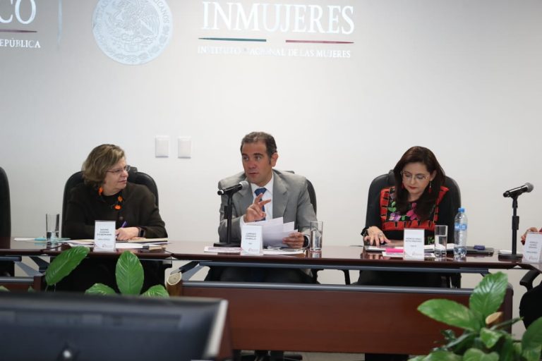Nadine Gasman Zylbermann Presidenta del INMUJERES, Lorenzo Córdova Vianello Consejero Presidente del INE y Mónica Aralí Soto Fregoso Magistrada del TEPJF.