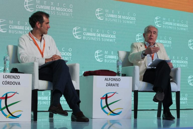 Lorenzo Córdova Vianello, Consejero Presidente, Instituto Nacional Electoral (INE) y  Alfonso Zárate, Presidente, Grupo Consultor Interdisciplinario, México.