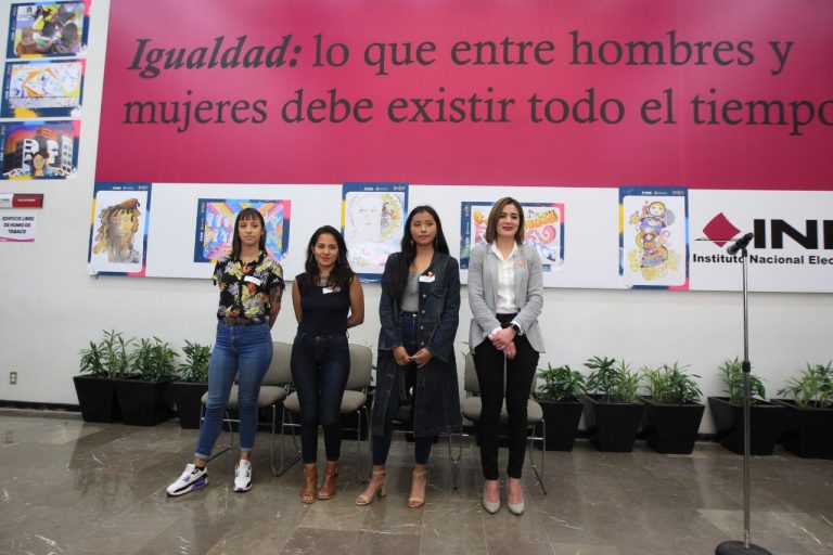 Dania Ravel Cuevas, Consejera Electoral del INE y Presidenta de la Comisión temporal de la Igualdad de Género y no discriminación en la participación política en la inauguración de la exposición “Mujeres jóvenes y arte urbano: diversidad e inclusión”