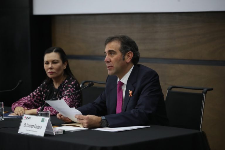 Laura Angélica Rojas Presidenta de la Cámara de Diputados y Lorenzo Córdova Vianello Consejero Presidente del INE