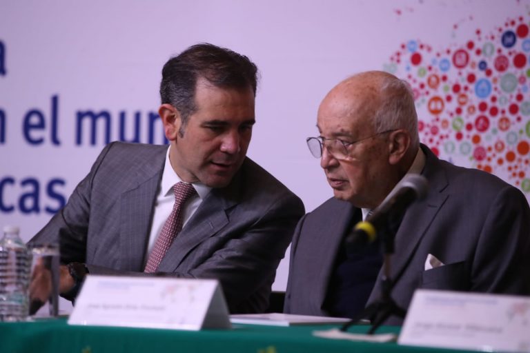 Lorenzo Córdova Vianello, Consejero Presidente del INE y José Agustín Martín Pinchetti, Titular de la FEPADE.