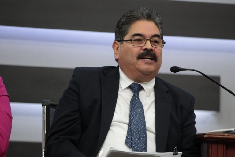 Víctor Alejandro Espinoza Valle, Investigador del Colegio de la Frontera Norte y profesor visitante en el Centro de Estudios México-Estados Unidos de la Universidad de California en San Diego.