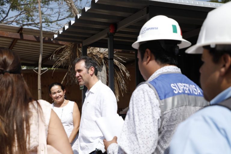 Visita a la obra de construcción del edificio de la Junta Local de Mérida, Yucatán.