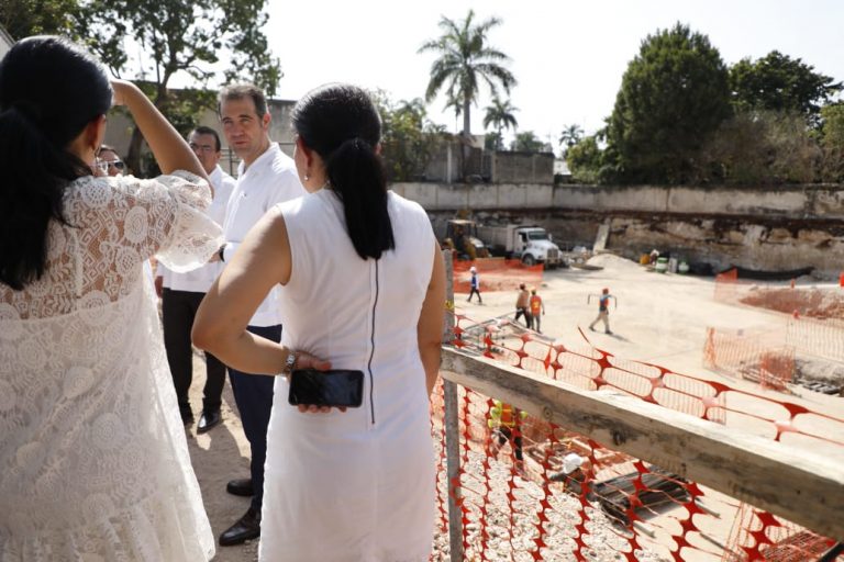 Visita a la obra de construcción del edificio de la Junta Local de Mérida, Yucatán.