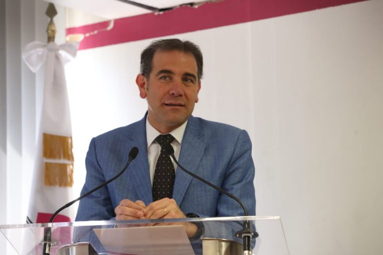 Lorenzo Córdova Vianello Consejero Presidente en la Toma de protesta del Mtro. Sergio Bernal Rojas como Director Ejecutivo de Organización Electoral.