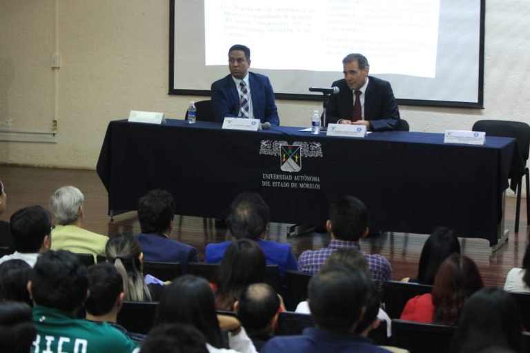 Conferencia Magistral "Retos de la Democracia  frente al 2021"