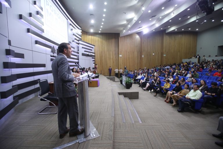 Conversatorio con la Dra. Marcela Lagarde y de los Ríos "La violencia feminicida y el feminicidio".