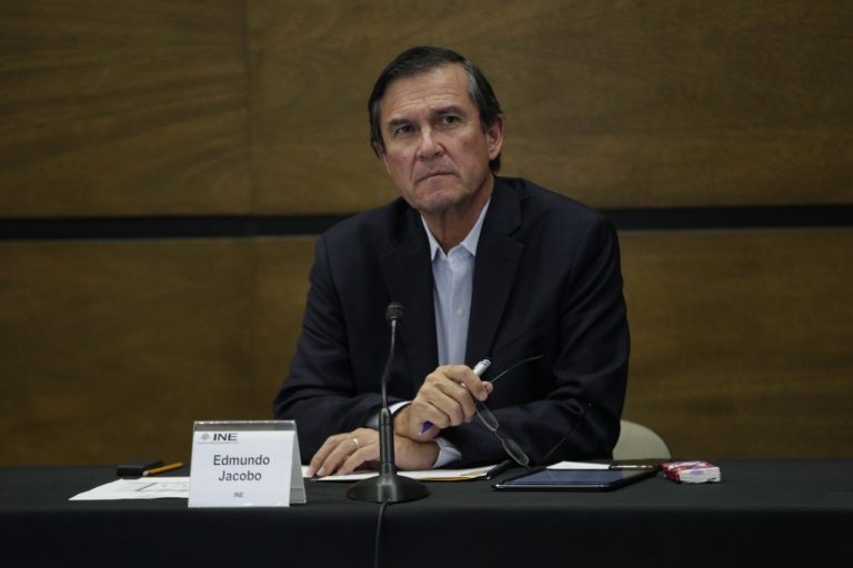 Secretario Ejecutivo Edmundo Jacobo Molina.