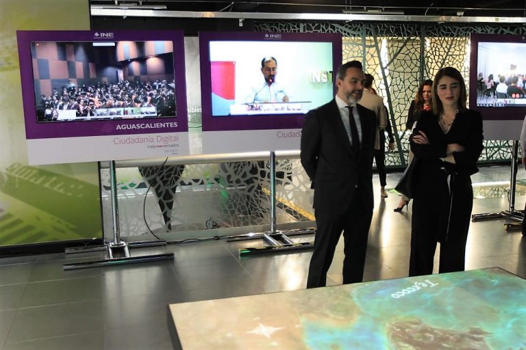 Dania Ravel Cuevas Consejera Electoral del INE y Roberto Heycher Cardiel Soto Director Ejecutivo de Capacitación Electoral y Educación Cívica.