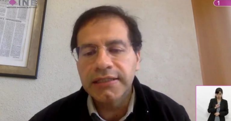 Roberto Ruíz Saldaña, Consejero Electoral.