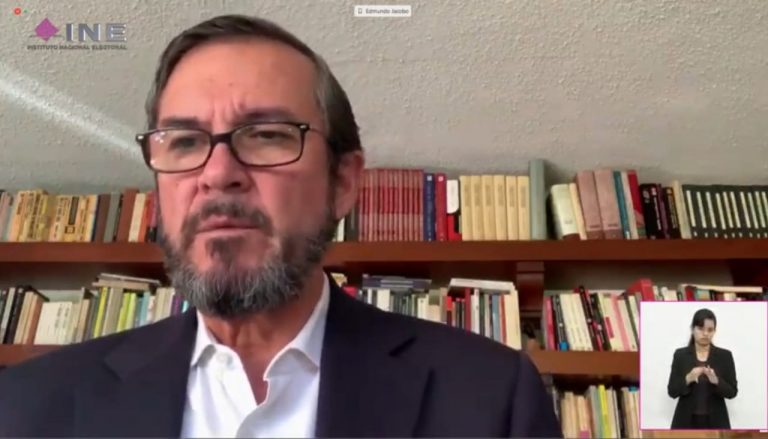 Edmundo Jacobo Molina, Secretario Ejecutivo.