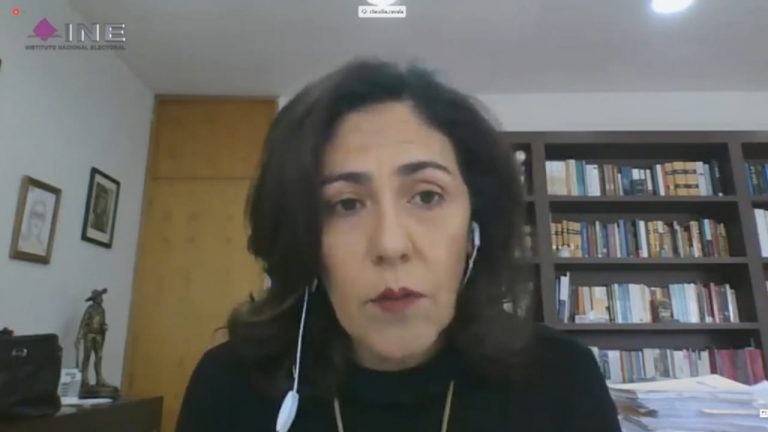 Claudia Zavala Pérez, Consejera Electoral y Presidenta de la Comisión de Prerrogativas y Partidos Políticos.