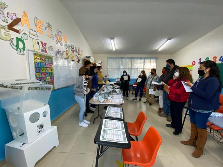 Conteo de votos casilla electoral en el Estado de Hidalgo.