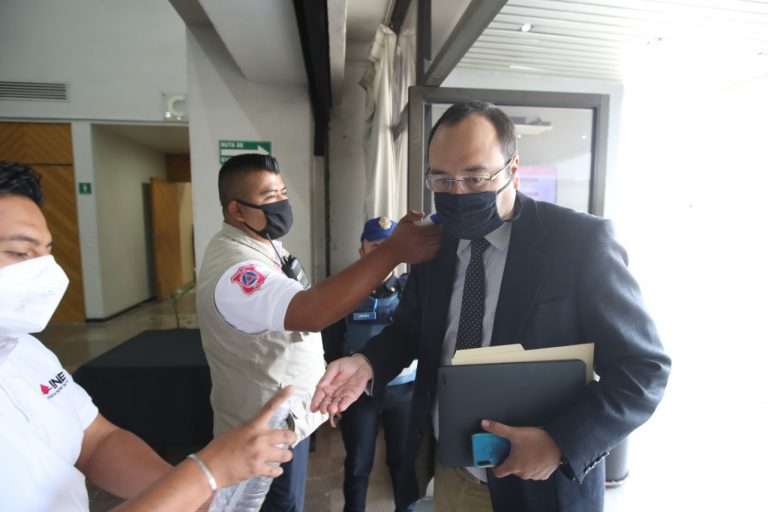 Se instaló filtro sanitario para todo el personal que trabaja en las Oficinas Centrales del Instituto.