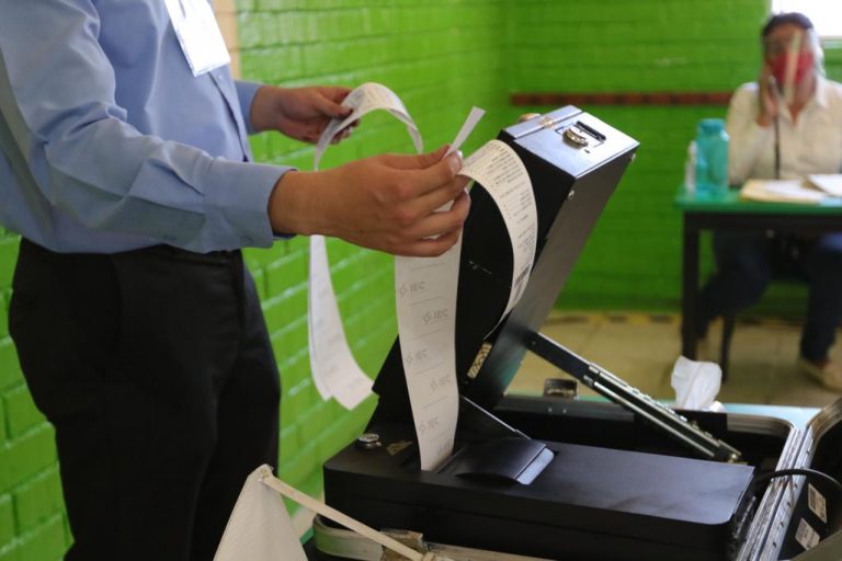 Conteo de votos Urna Electrónica en el Estado de Coahuila.