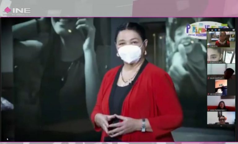 Dulce Maria  Sauri Riacho, Presidenta de la mesa directiva de la Cámara de Diputados.