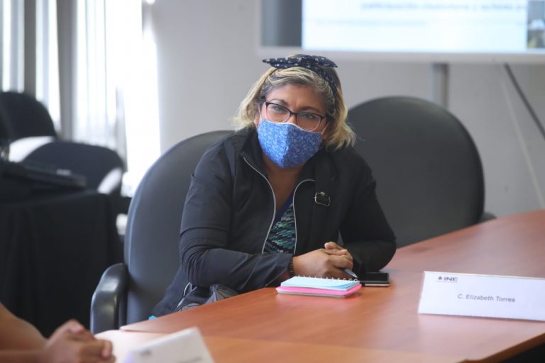 Elizabeth Torres, Madre de niño con cáncer.